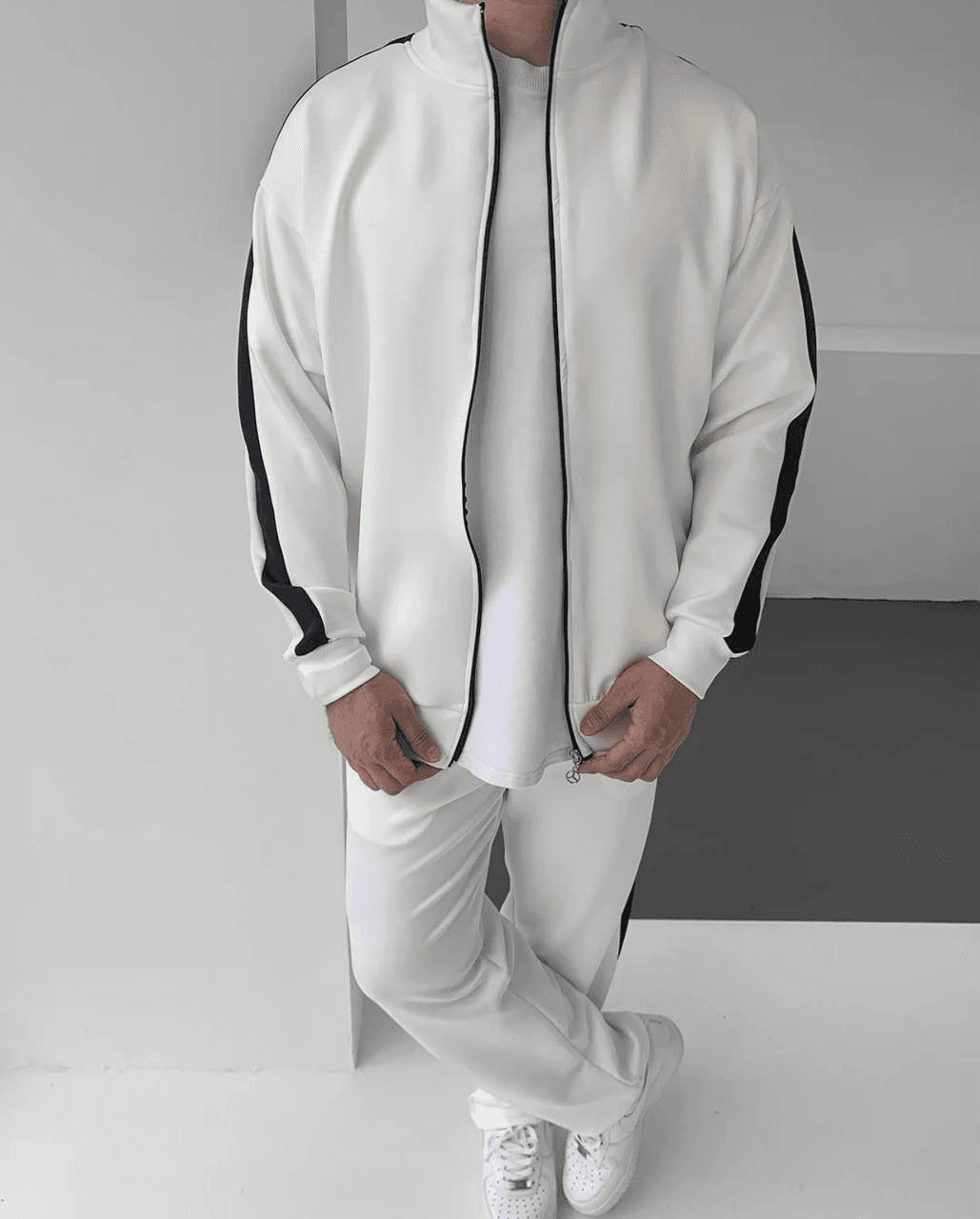 Erkek Scuba Kumaş Oversize Şerit Detaylı Fermuarlı Alt Üst Eşofman Takımı - Beyaz — görsel 1 / 5